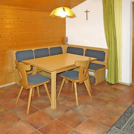 Haus Lerch 590w *